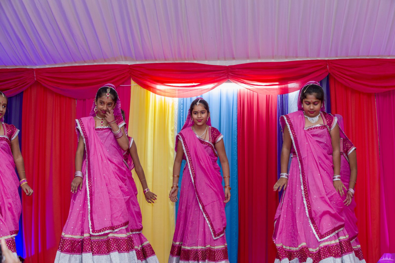 ©1987-2017 SKS Swaminarayan Temple East London